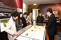 Delegates visit the University Gallery to learn about the development of CUHK